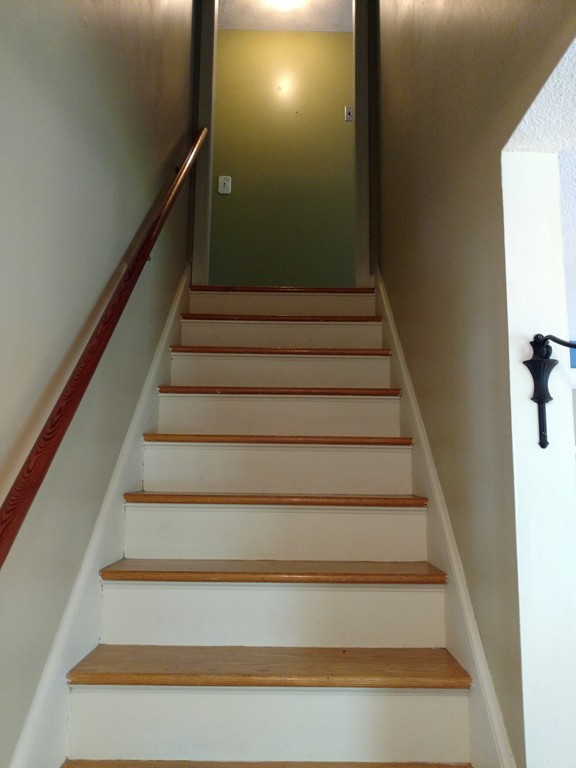 121 Jeffrey Road Springfield, MA 01119 - Photo 2 of 11