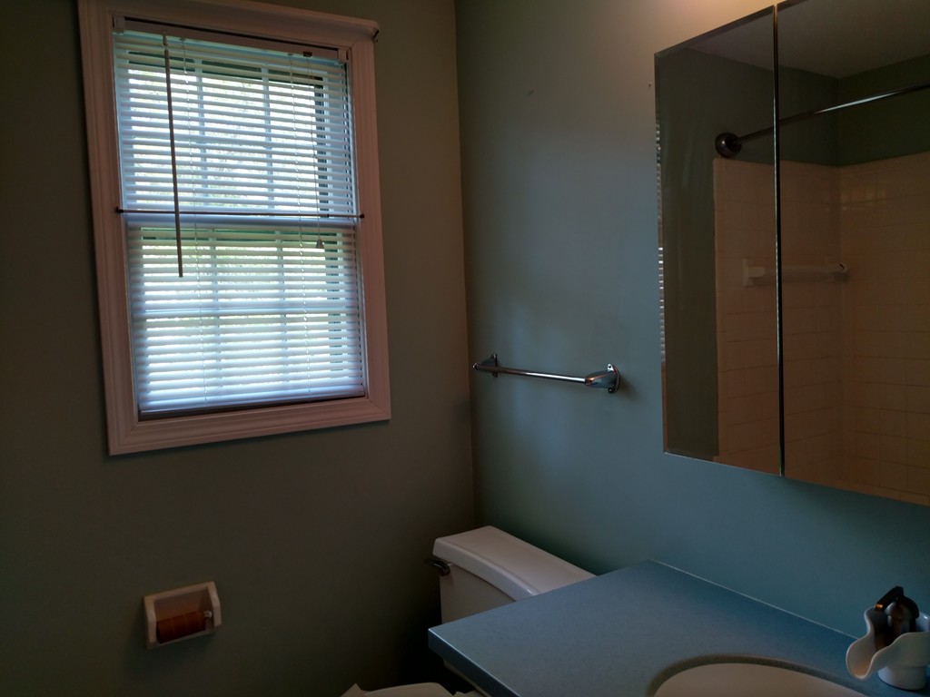 121 Jeffrey Road Springfield, MA 01119 - Photo 3 of 11