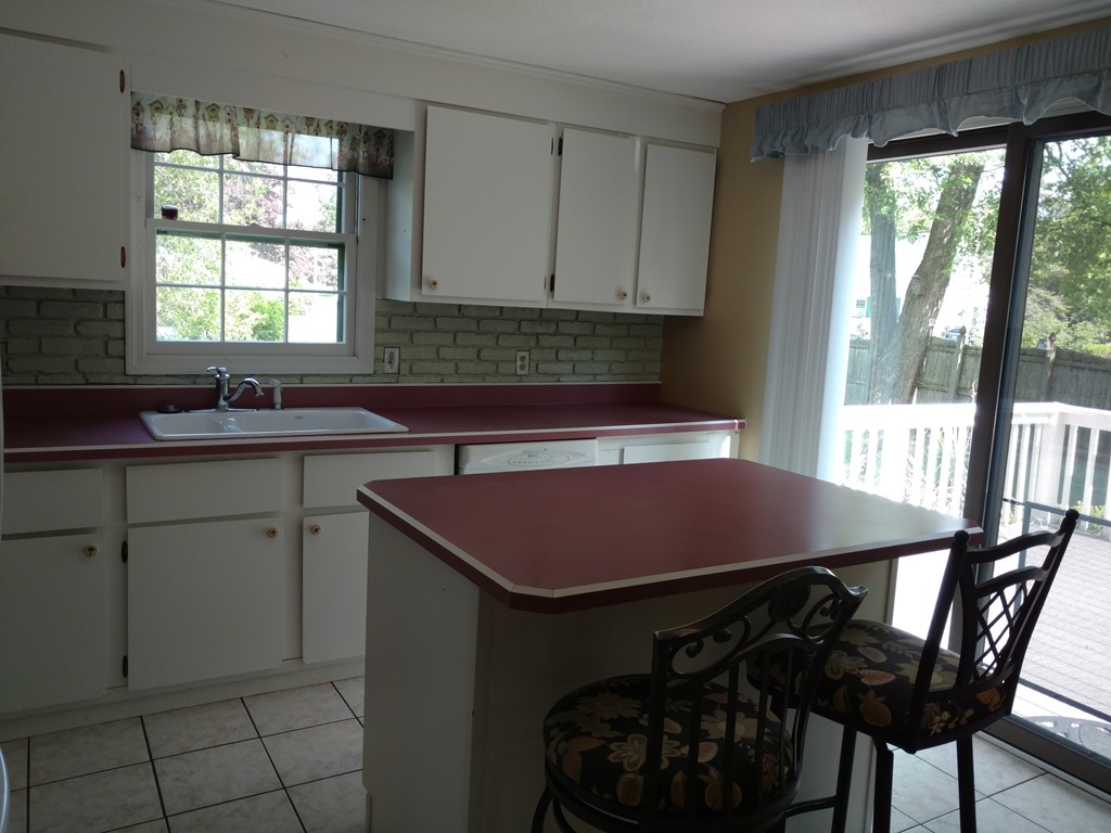 121 Jeffrey Road Springfield, MA 01119 - Photo 6 of 11