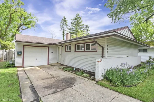 $231,000 | 490 Abbyshire Drive, Berea, OH 44017