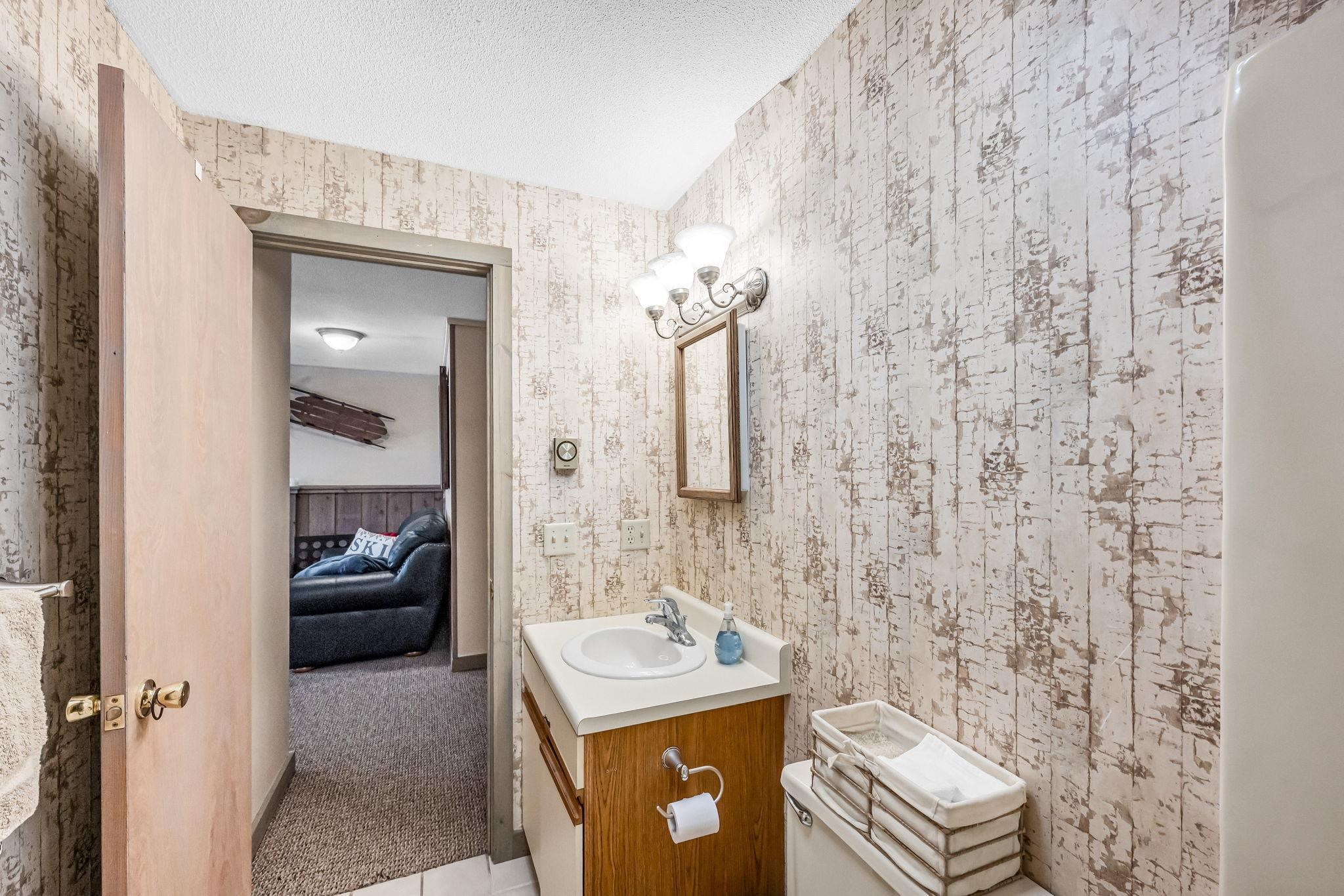 22 Lower Howe's Road Wilmington, VT 05363 - Photo 19 of 60