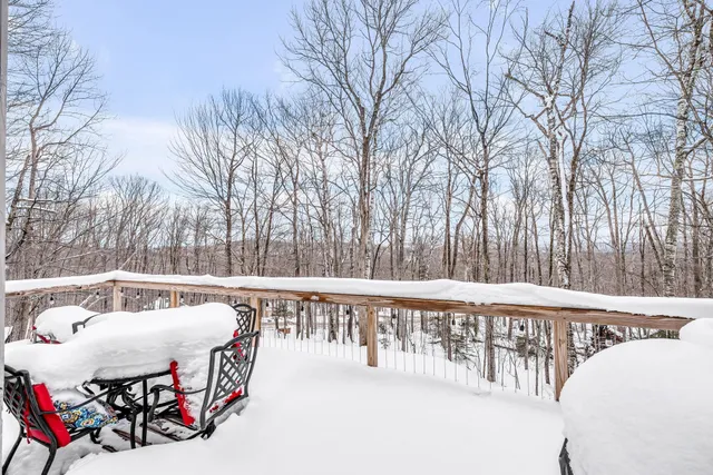 $439,000 | 22 Lower Howe's Road, Wilmington, VT 05363