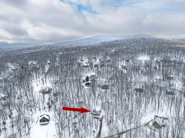 $439,000 | 22 Lower Howe's Road, Wilmington, VT 05363