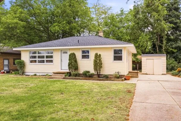 $289,900 | 619 Fall Street, Spring Lake, MI 49456