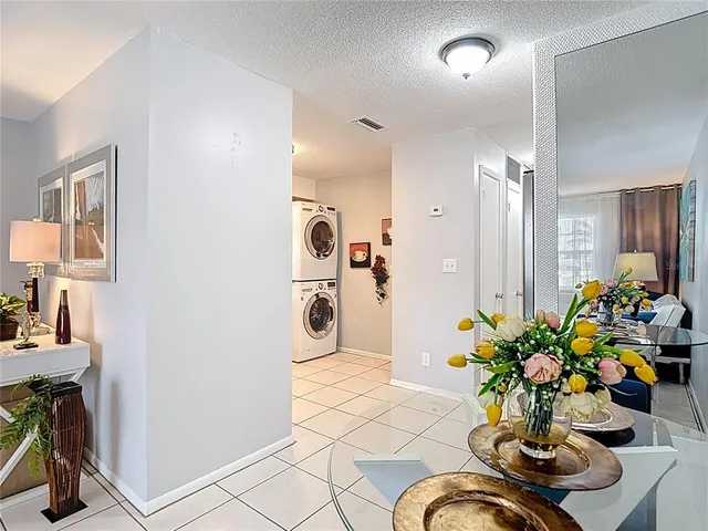 $2,100 | 139 Southeast Jefferson Circle North, St. Petersburg, FL 33703