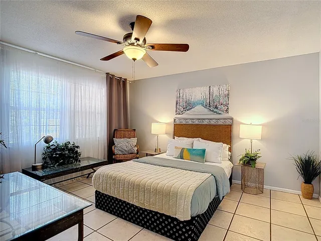 $2,100 | 139 Southeast Jefferson Circle North, St. Petersburg, FL 33703