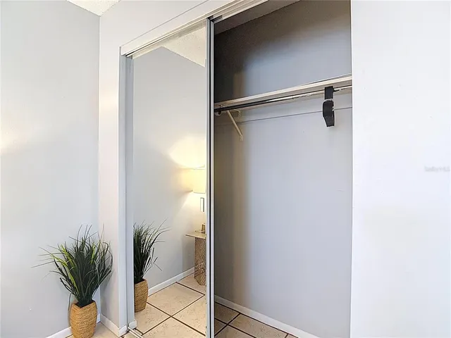 $2,100 | 139 Southeast Jefferson Circle North, St. Petersburg, FL 33703