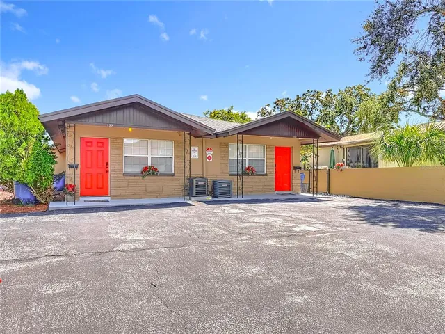 $2,100 | 139 Southeast Jefferson Circle North, St. Petersburg, FL 33703