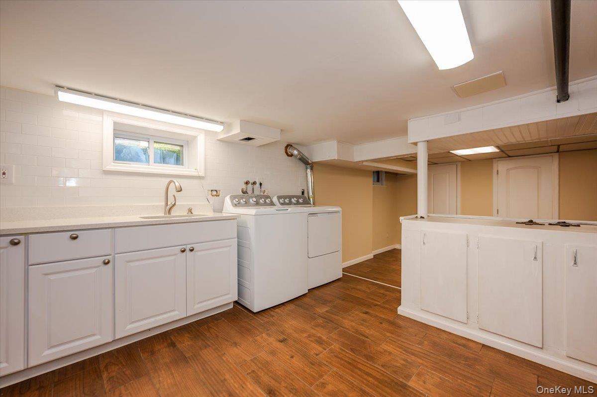715 Iris Street Franklin Square, NY 11010 - Photo 13 of 20 a view of a kitchen with electric appliances
