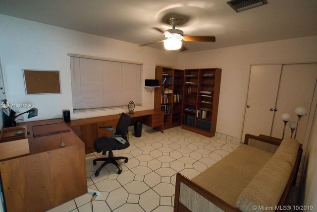 $5,300,000 | 185 Ocean Boulevard, Golden Beach, FL 33160