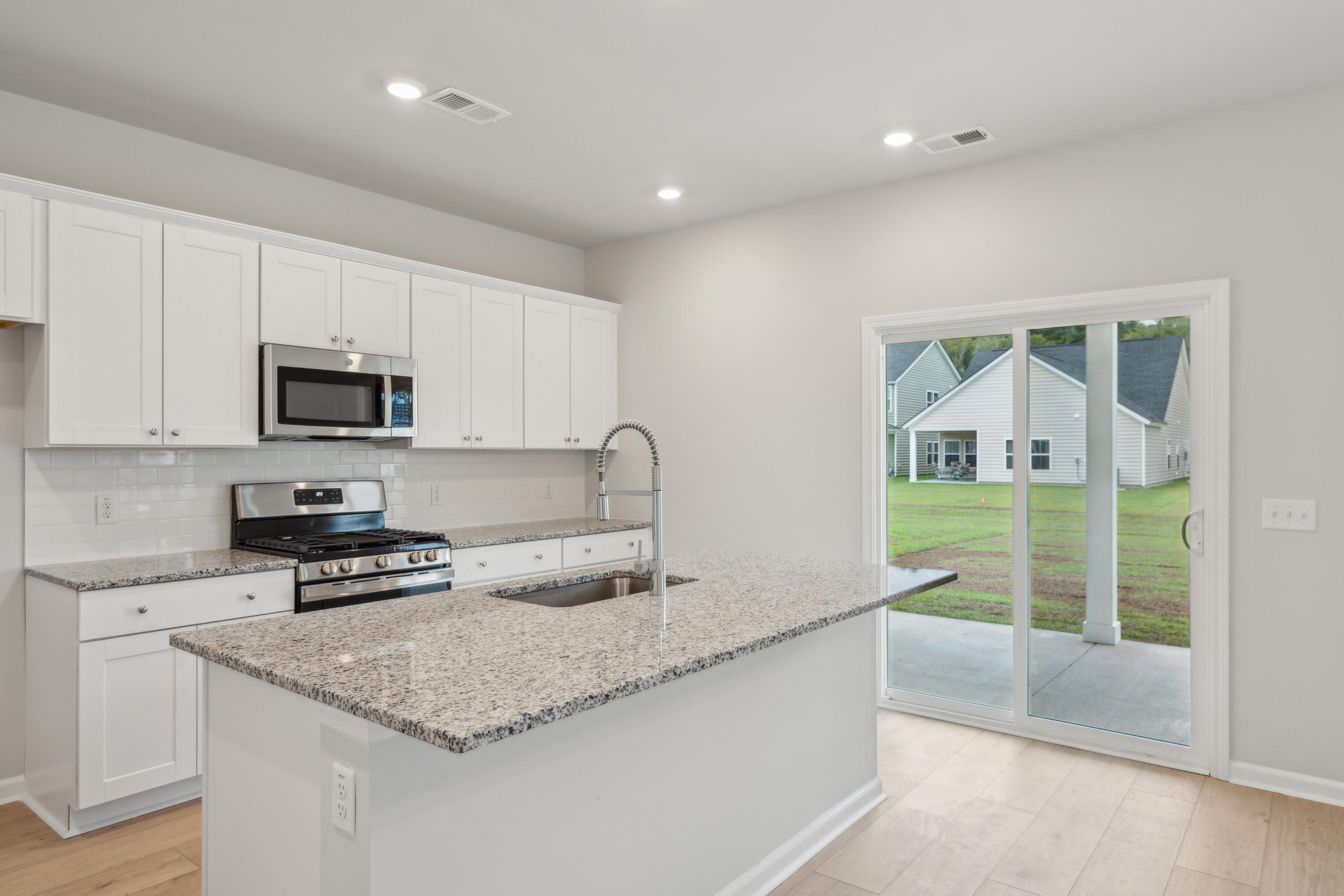 112 Rail Rust Way Summerville, SC 29485 - Photo 17 of 51 142PostMillDr-KeenEyeMarketing-017