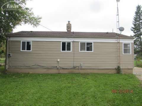 1282 Coldwater Road Flint, MI 48505 - Photo 4 of 20 20421463-3.JPG