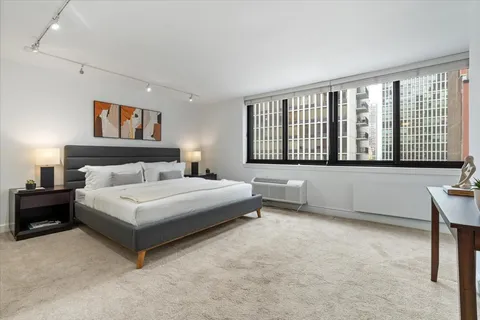 $475,000 | 1221 North Dearborn Street, Unit 604S, Chicago, IL 60610
