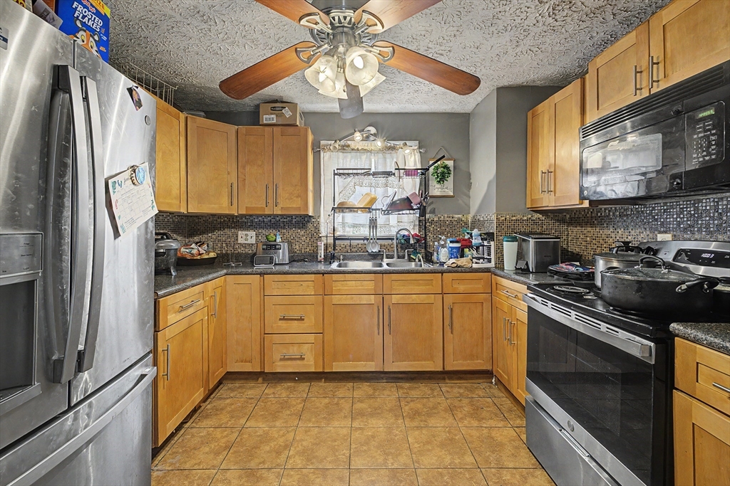 23 Jenness Street Springfield, MA 01104 - Photo 2 of 25