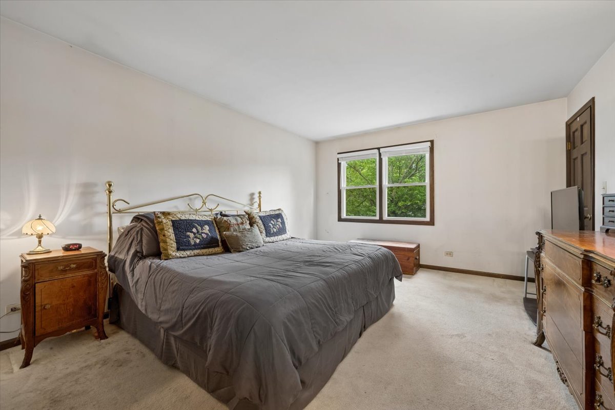 1699 Harding Road Northfield, IL 60093 - Photo 16 of 33 Gallery Image 16