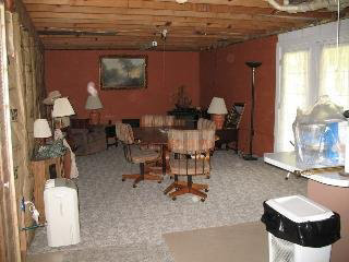 Bx207 Rr1 Clinton, IL 61727 - Photo 6 of 9 a living room with furniture and a mirror