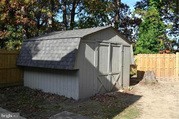 7754 Burnside Road Landover, MD 20785 - Photo 8 of 9
