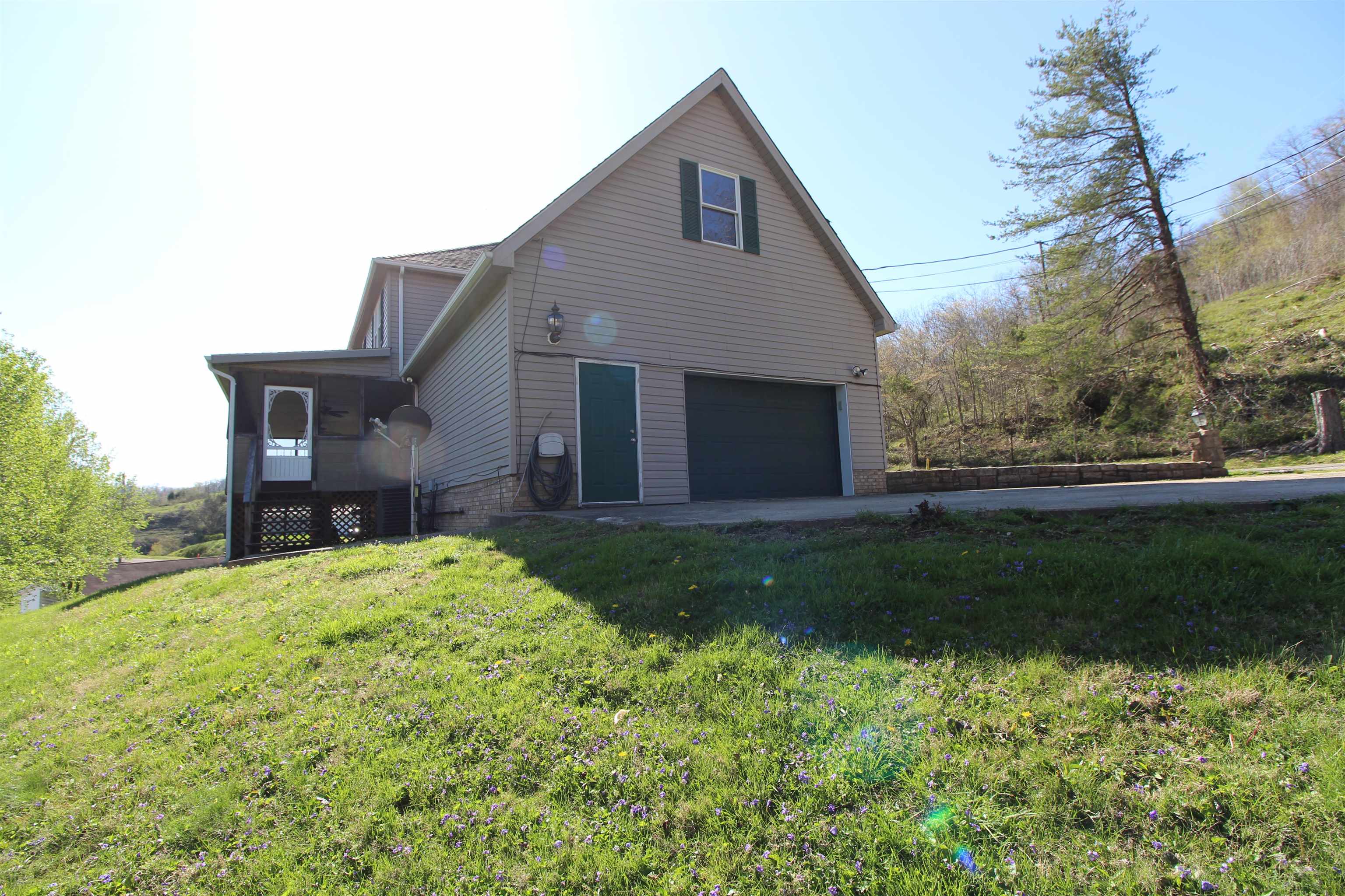 357 Old Echo Road Genoa, WV 25517 - Photo 4 of 26 Gallery Image 4