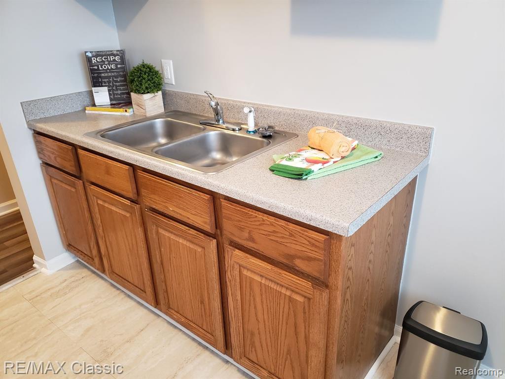 51116 Fairchild Road New Baltimore, MI 48051 - Photo 6 of 26