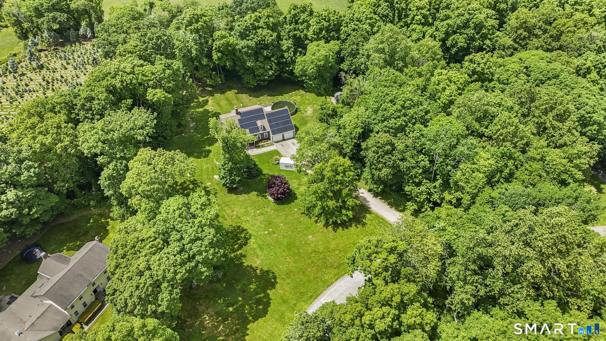 14 North Branch Road Newtown, CT 06470 - Photo 4 of 40
