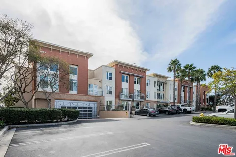 $559,000 | 1901 South Victoria Avenue, Unit 112, Oxnard, CA 93035