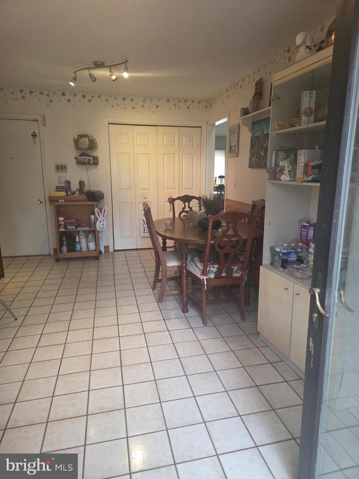 21025 Woodfield Road Gaithersburg, MD 20882 - Photo 24 of 30 Kitchen