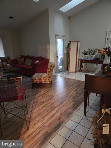 $1,150 | 21025 Woodfield Road, Gaithersburg, MD 20882