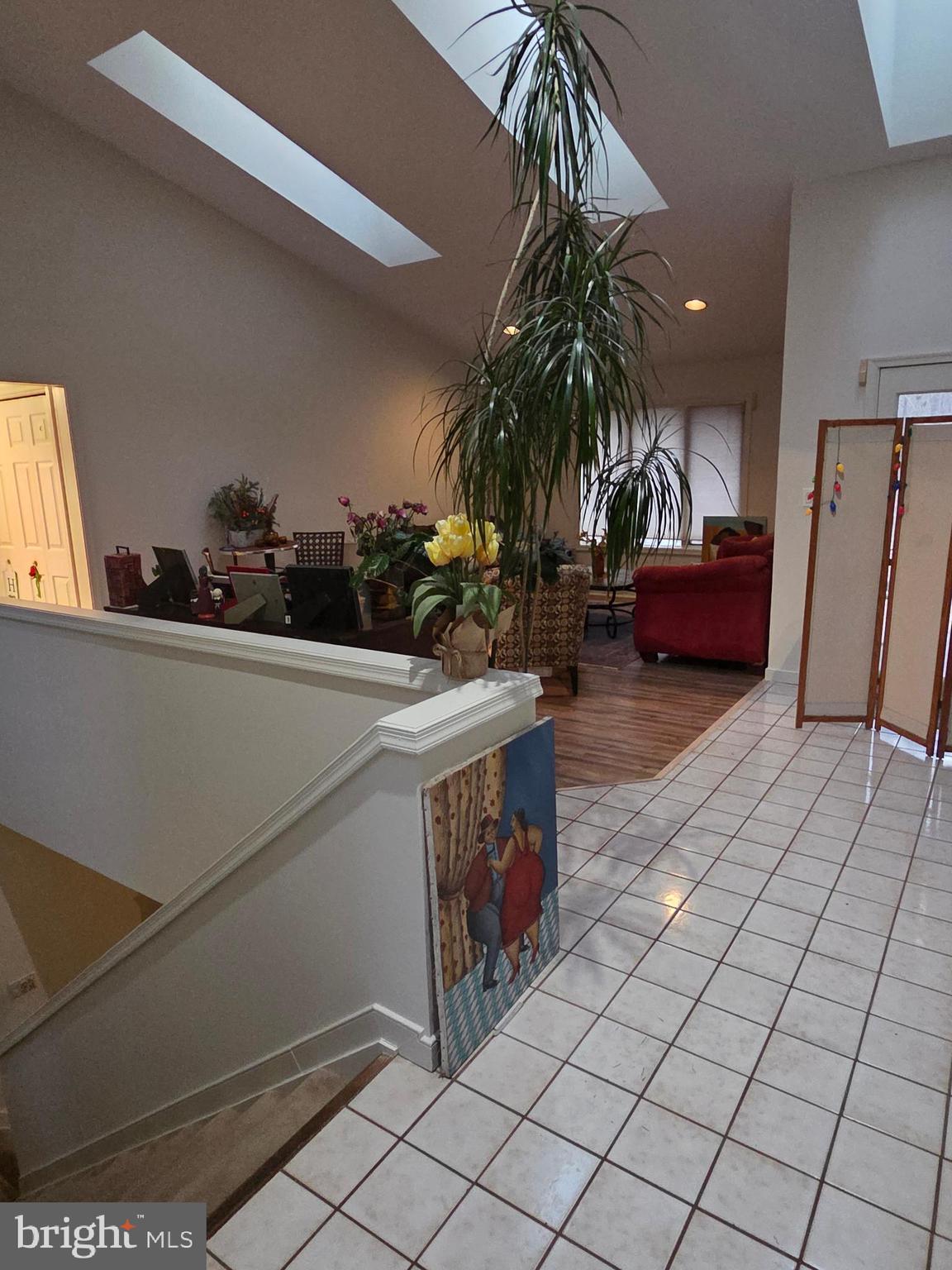 21025 Woodfield Road Gaithersburg, MD 20882 - Photo 6 of 30 Leaving room