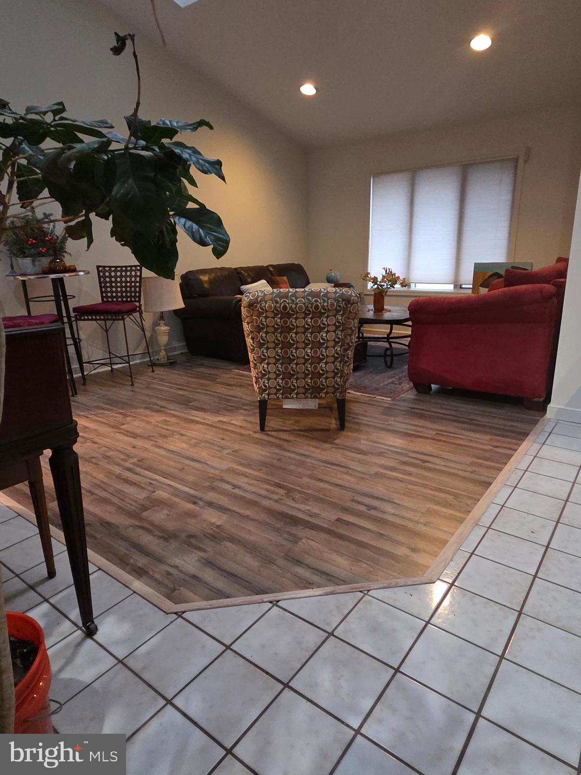 21025 Woodfield Road Gaithersburg, MD 20882 - Photo 7 of 30 Leaving room