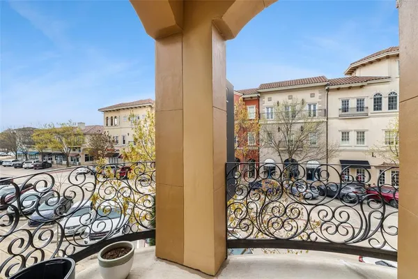 $1,599,999 | 62 Main Street, Unit 200, Colleyville, TX 76034