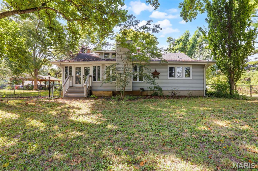 17165 Old Jamestown Road Florissant, MO 63034 - Photo 2 of 44