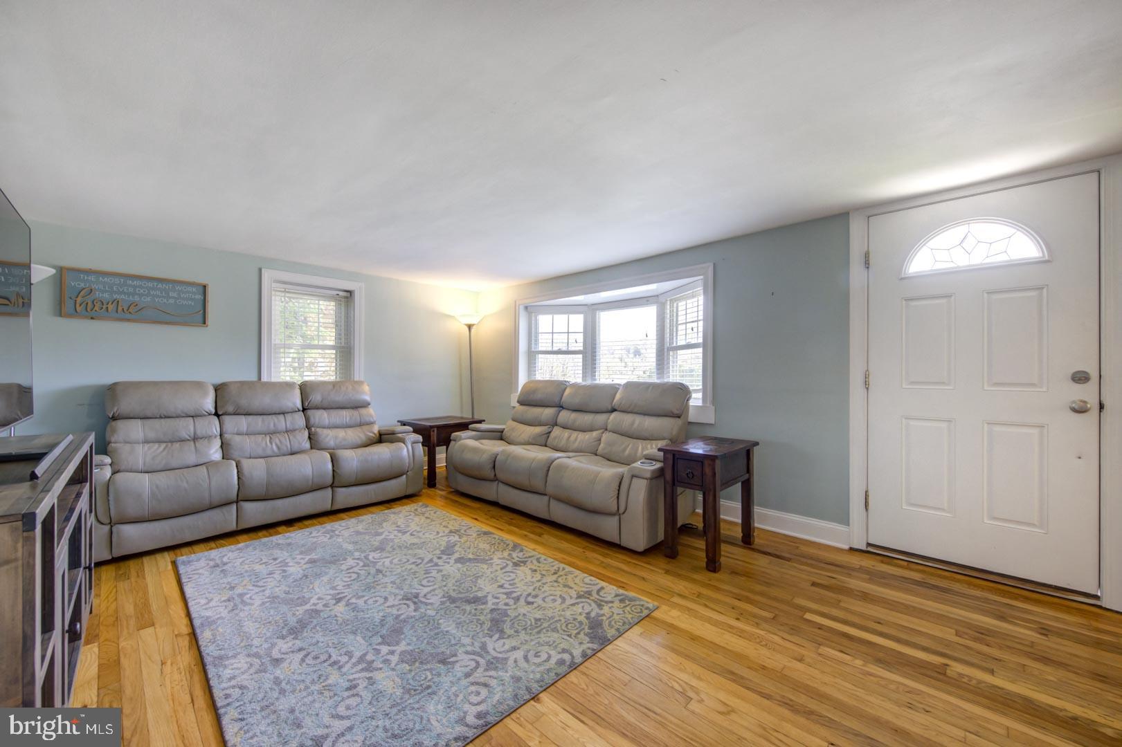 3 Buttonwood Avenue Malvern, PA 19355 - Photo 4 of 35 Living Room
