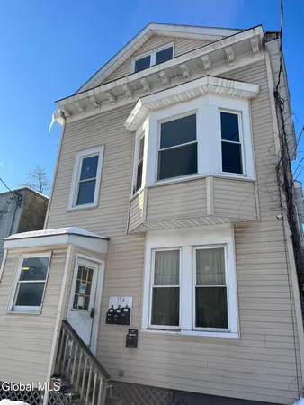 $1,300 | 154 Spring Street, Unit 3, Albany, NY 12203