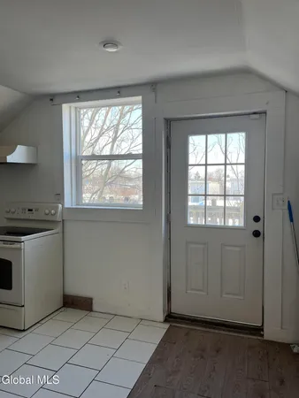 $1,300 | 154 Spring Street, Unit 3, Albany, NY 12203