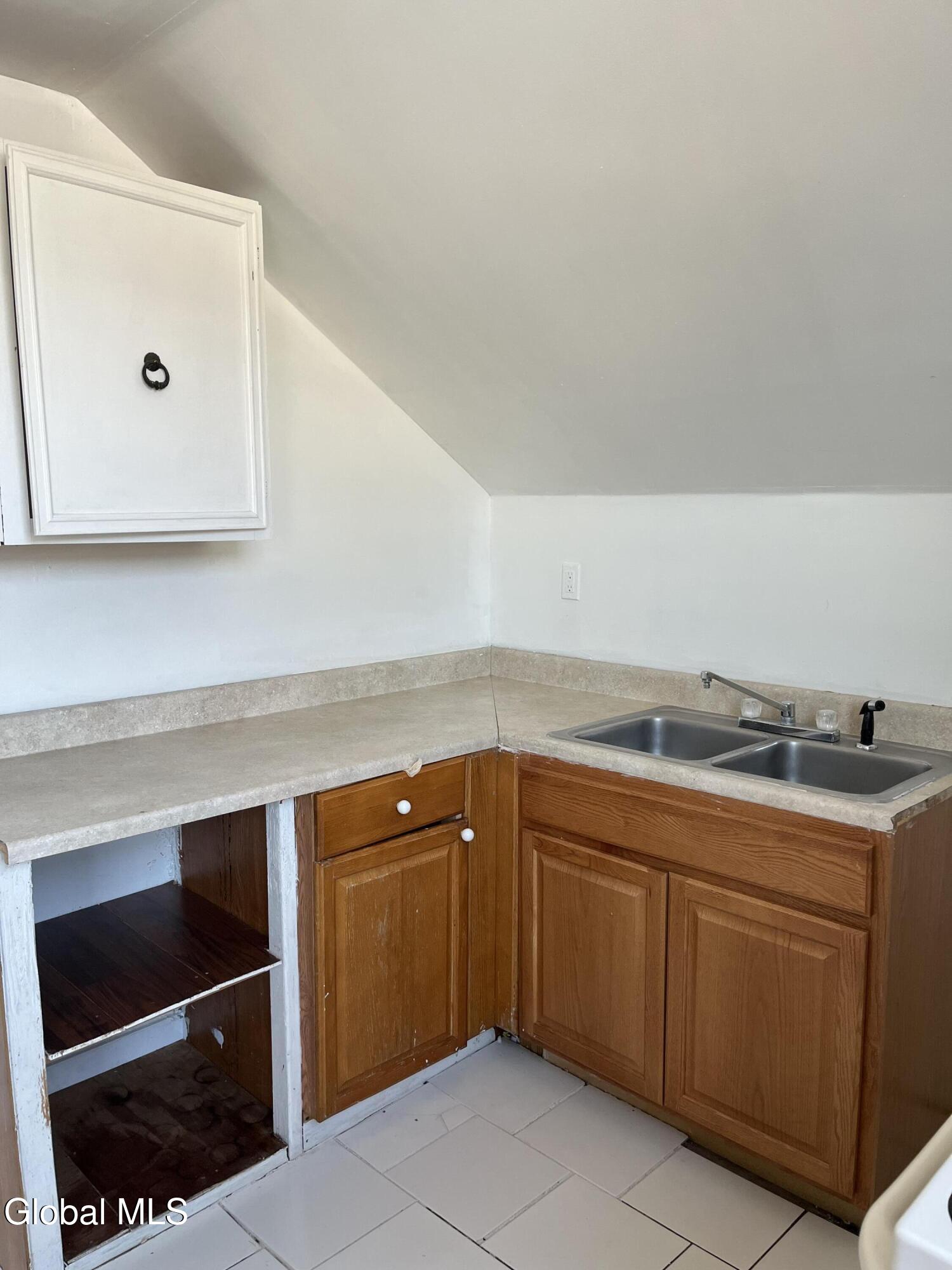 154 Spring Street, Unit 3 Albany, NY 12203 - Photo 12 of 21 IMG_5742