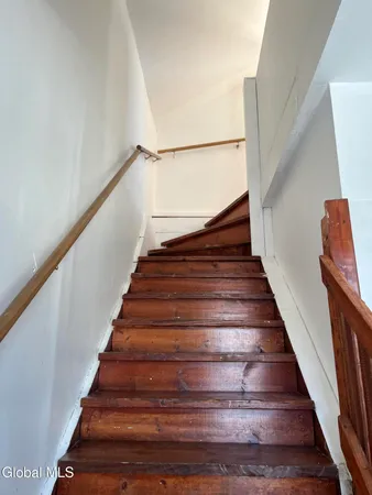 $1,300 | 154 Spring Street, Unit 3, Albany, NY 12203