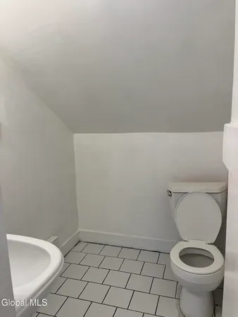 $1,300 | 154 Spring Street, Unit 3, Albany, NY 12203