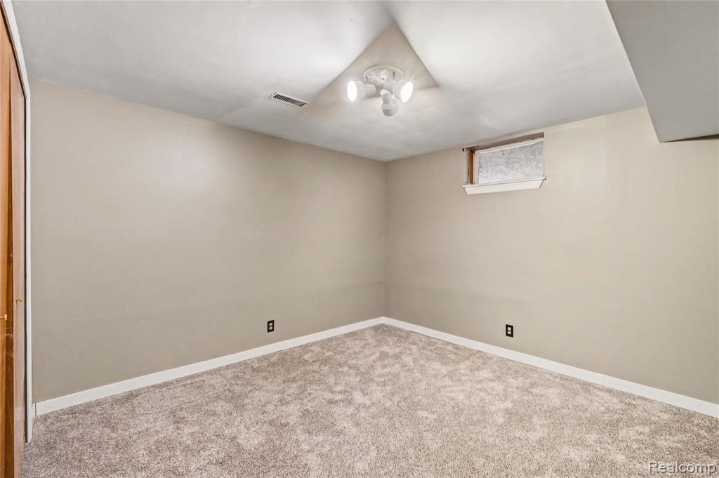 210 Mary Street Flushing, MI 48433 - Photo 14 of 22