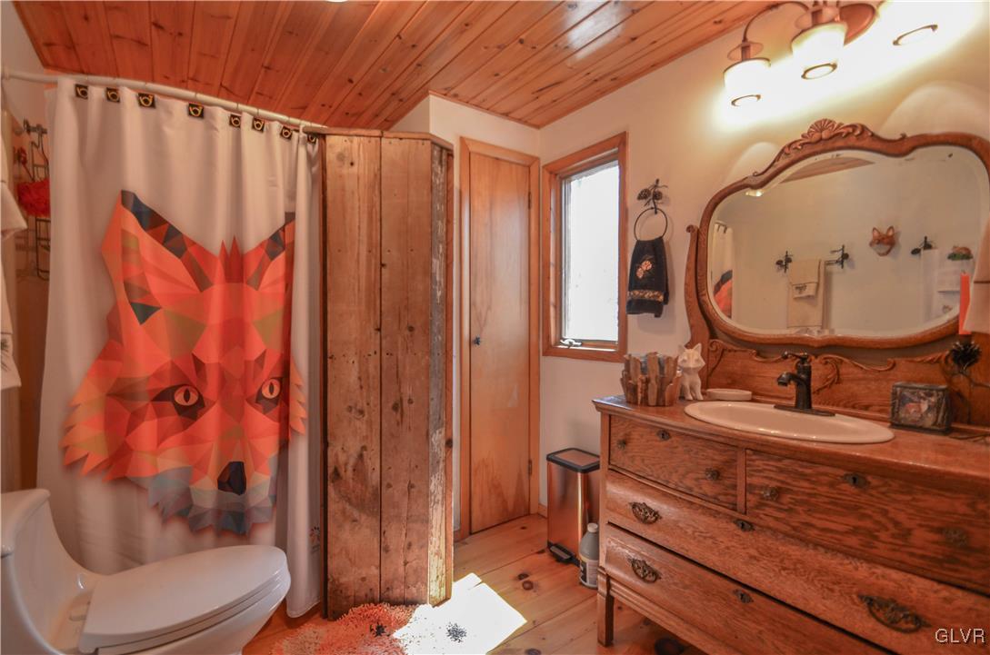 155 Lookout Point Road Canadensis, PA 18325 - Photo 13 of 30 Gallery Image 13