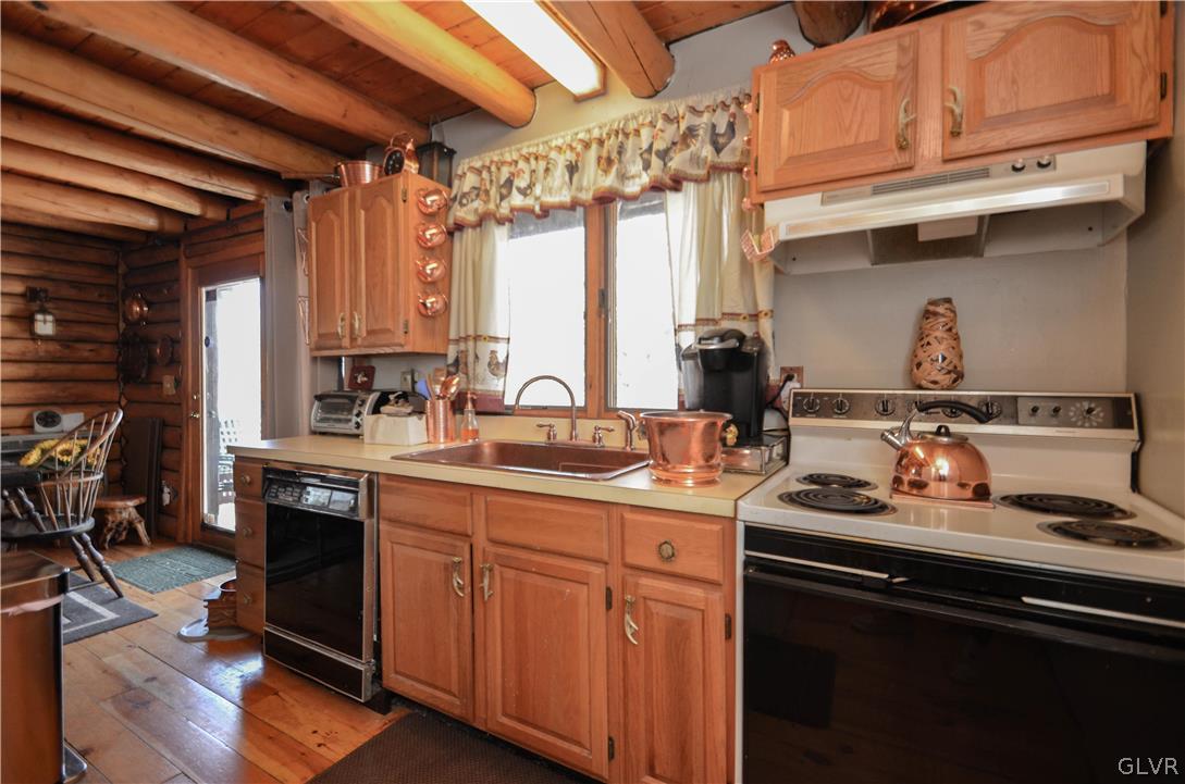 155 Lookout Point Road Canadensis, PA 18325 - Photo 8 of 30 Gallery Image 8