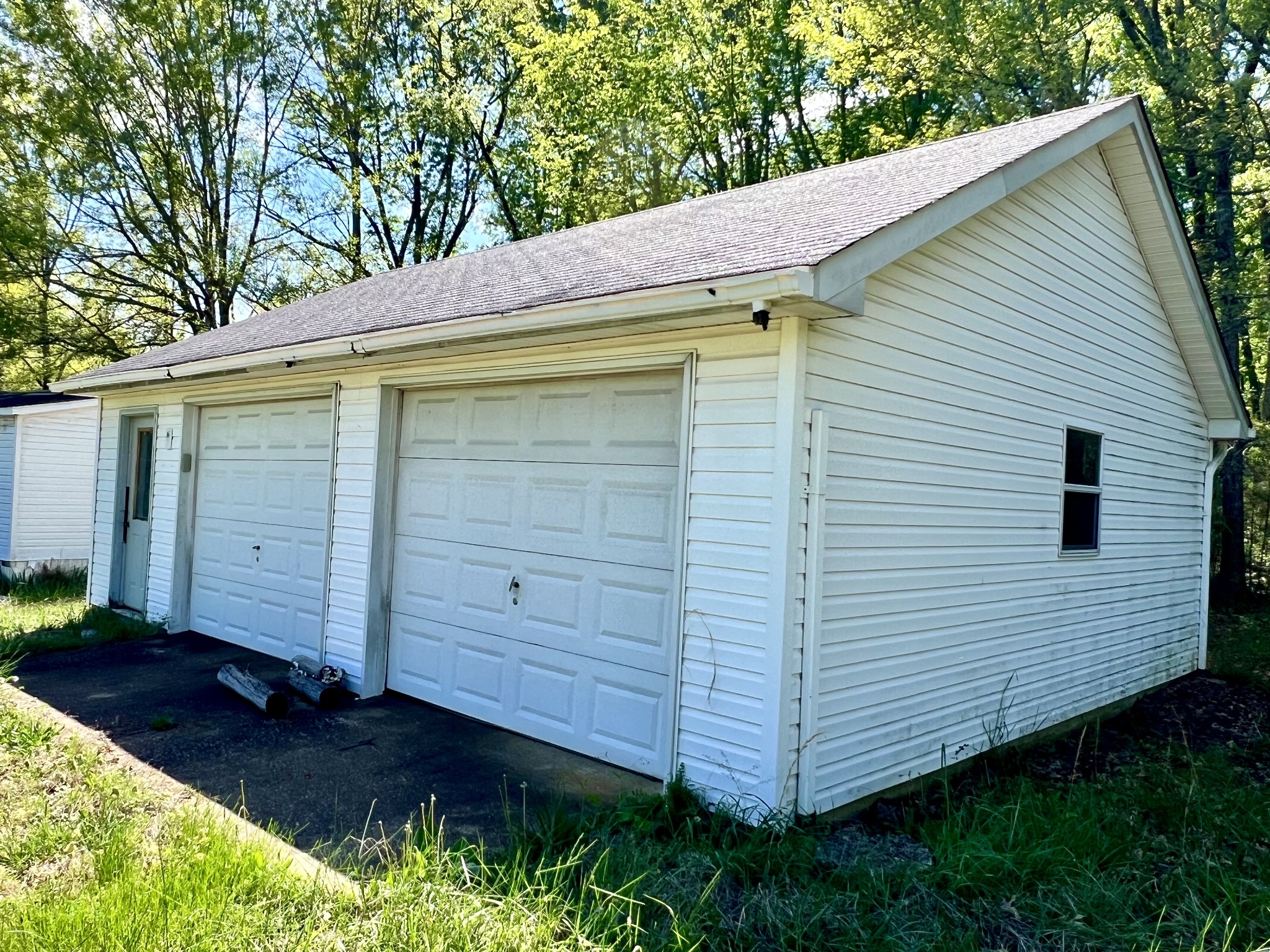 4552 Kedron Road Spring Hill, TN 37174 - Photo 6 of 21 a view of a backyard with plants