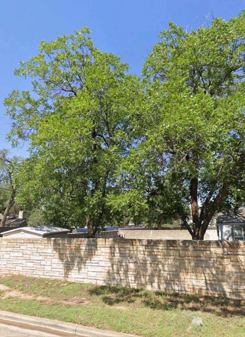 2301 27th Street Lubbock, TX 79411 - Photo 18 of 22 a view of a water fountain