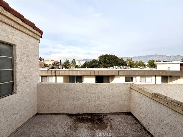 $4,950 | 227 South Madison Avenue, Unit PH3, Pasadena, CA 91101