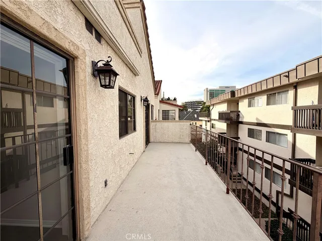 $4,950 | 227 South Madison Avenue, Unit PH3, Pasadena, CA 91101