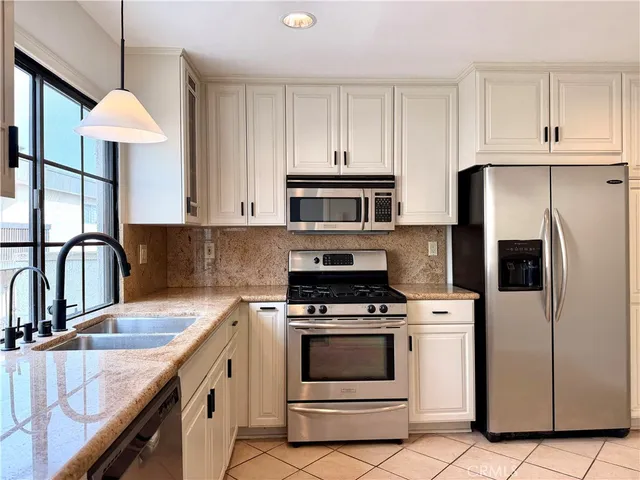 $4,950 | 227 South Madison Avenue, Unit PH3, Pasadena, CA 91101