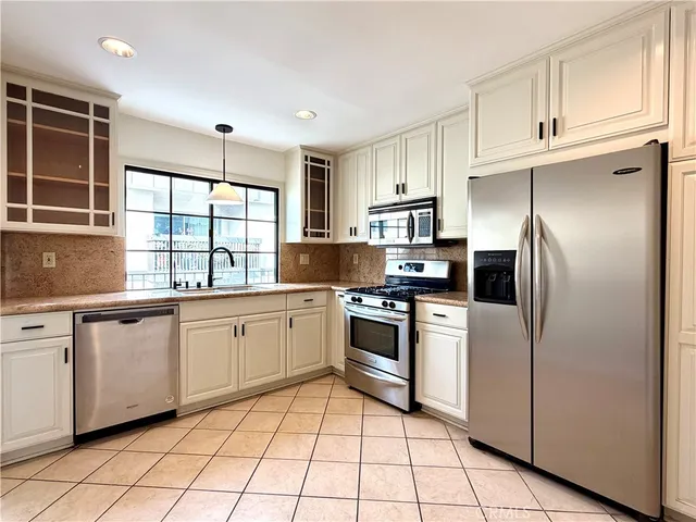 $4,950 | 227 South Madison Avenue, Unit PH3, Pasadena, CA 91101