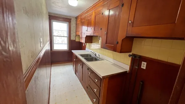 $575,000 | 7 3rd Avenue, Dudley, MA 01571