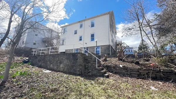 $575,000 | 7 3rd Avenue, Dudley, MA 01571