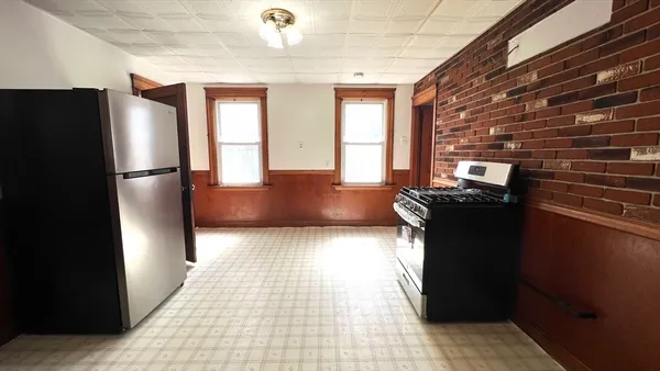 $575,000 | 7 3rd Avenue, Dudley, MA 01571