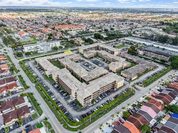 $270,000 | 8851 Northwest 119th Street, Unit 6101, Hialeah Gardens, FL 33018